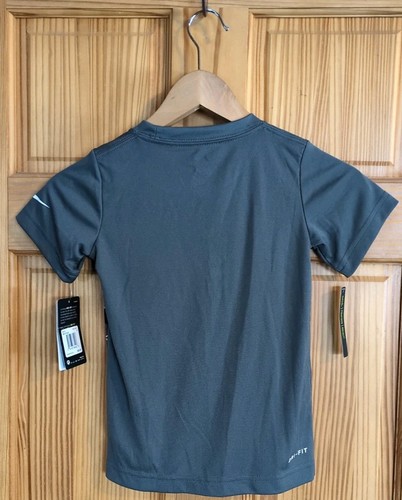Nueva Camiseta Con Etiquetas Niños NIKE DRY Brilla en la Oscuridad 5-6 Años Béisbol - Imagen 8 de 9