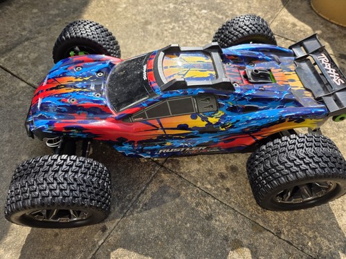 Traxxas Rustler 4x4 VXL Upgraded - Picture 2 of 16