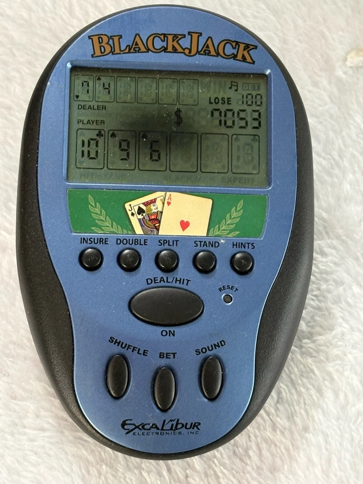 JUEGOS ELECTRÓNICOS PORTÁTILES VINTAGE AÑOS 80 RANURA FUNCIONA OTROS DOS NECESITA CUIDADO!!! Foto 3 de 4