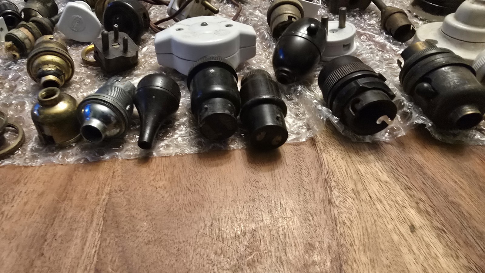 vintage joblot light switches including bakerlite, Copper And More