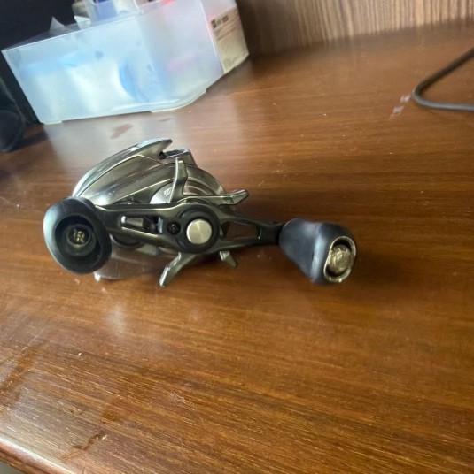 SHIMANO 18 Bantam MGL HG Right Handed Bait Casting Reel From JAPAN