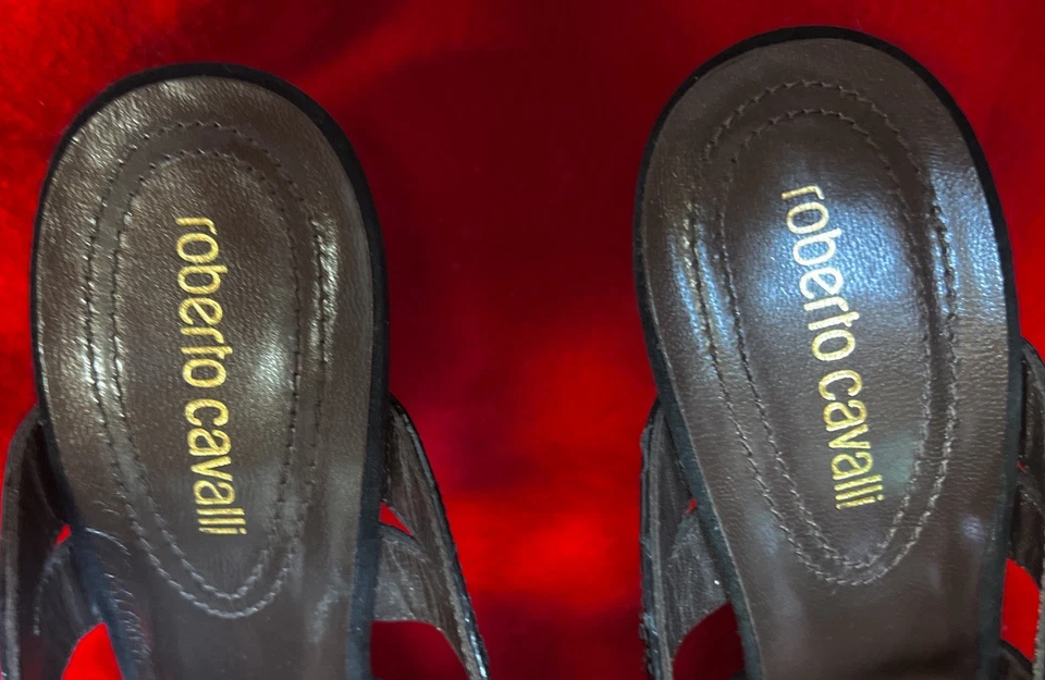 "Sandalias ROBERTO CAVALLI de gamuza con cordones de piel de serpiente negras de 5"" tacones talla 39/8 $1025" Foto 3 de 4