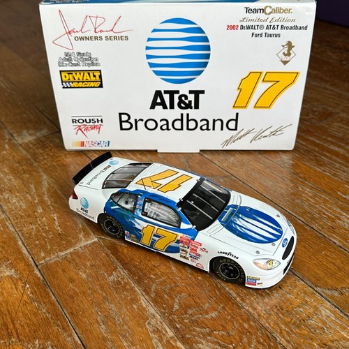 1/24 TEAM CALIBER #17 MATT KENSETH 2002 Ford Taurus DeWalt ATT Broadband OWNERS - Picture 2 of 15