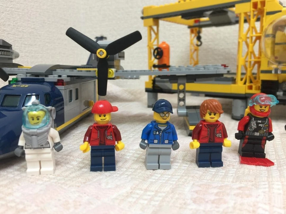 LEGO 60096 Deep Sea Operation Base City Deep Sea Explorers 2015 without Box - Image 2 of 4