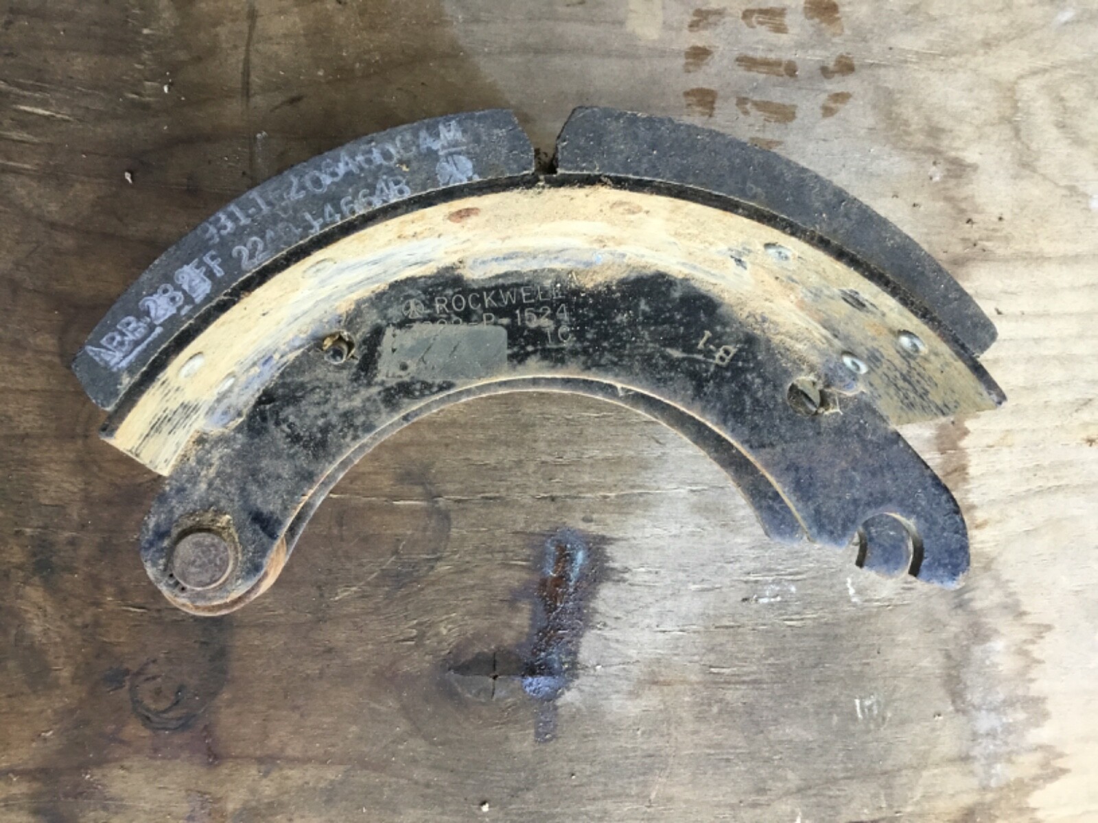 Lowboy trailer brake shoes for 15 inch and 17.5 axles p/n 3222p1524