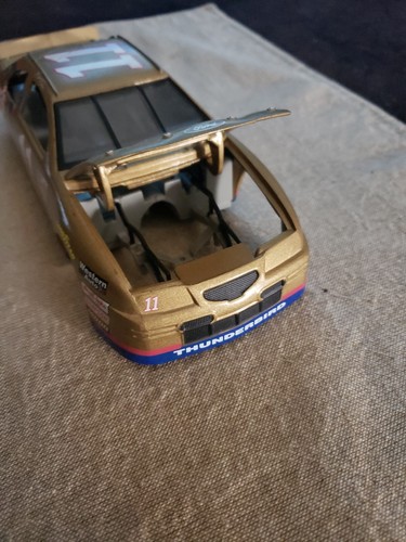 Revell 1/24 Brett Bodine #11 Ford Thunderbird Lowes Gold Loose Item - Picture 2 of 8