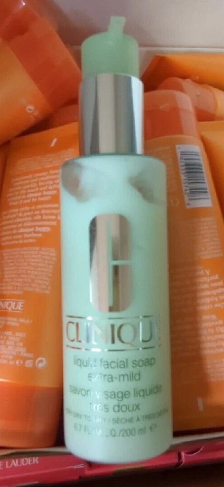 Clinique All About Clean Leche Micelar Limpiadora Todo en Uno + Desmaquillante Grasa Foto 4 de 4