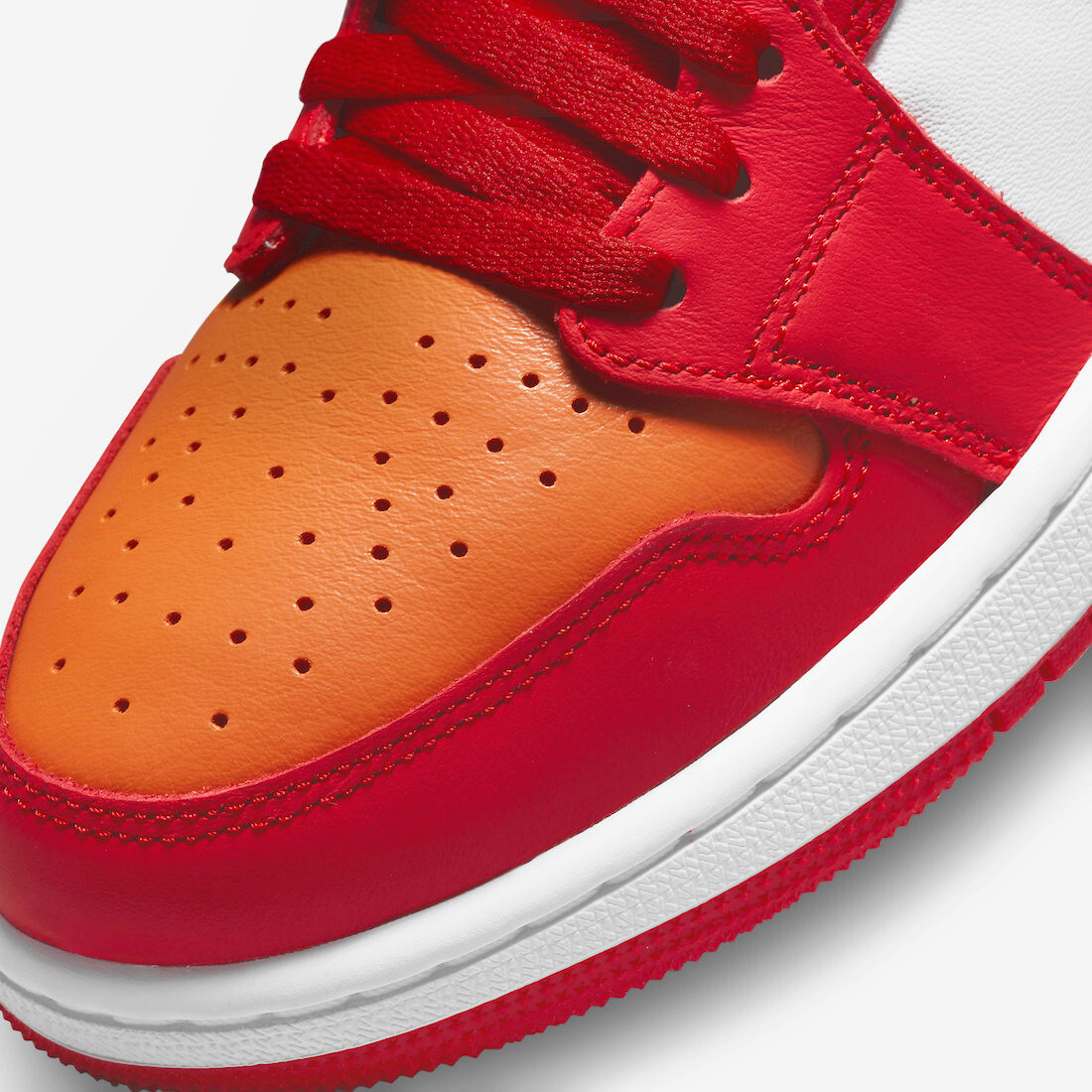 人気 ☆NIKE☆ JORDAN 1 ZOOM AIR CMFT FIRE RED AND HOT CURRY Jordan 1 High Zoom Air CMFT (Fire Red/Hot Curry/White/Fire
