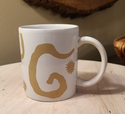 Oscar de la Renta Coffee Tea Cocoa Mug White with Gold Swirl Sunburst Design 