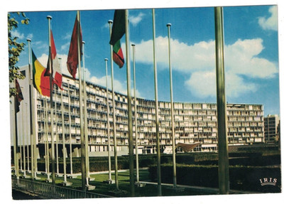 VINTAGE 1960'S L'UNESCO BUILDING PARIS FRANCE POSTCARD
