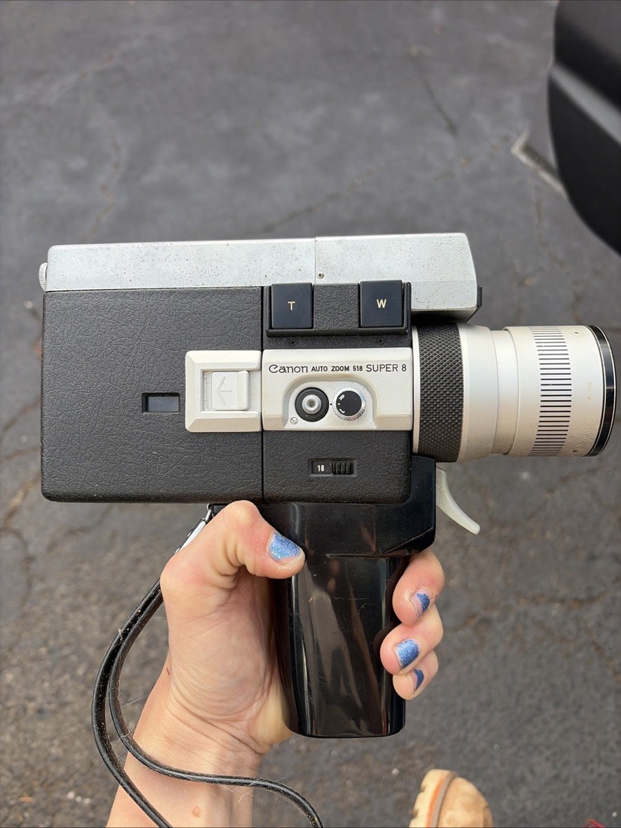 Canon Auto Zoom 518 Super 8 Movie Camera, case also included! (Not