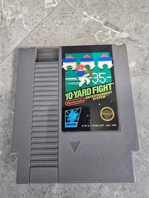 10-Yard Fight for Nintendo Entertainment System (NES) 1985 w/ protective sleeve