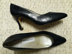 navy pumps size 10
