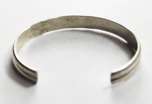 Sterling Child's Florence Tahe Etched Bear Rays Small Cuff 6mm 4-3/4" Bracelet - Picture 2 of 3