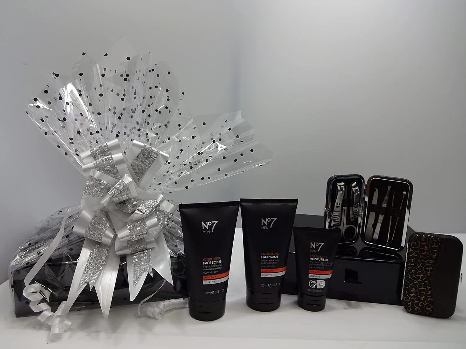 No7 Men Energizing Face Wash, Scrub, Moisturiser Set + Free Manicure Kit Hamper