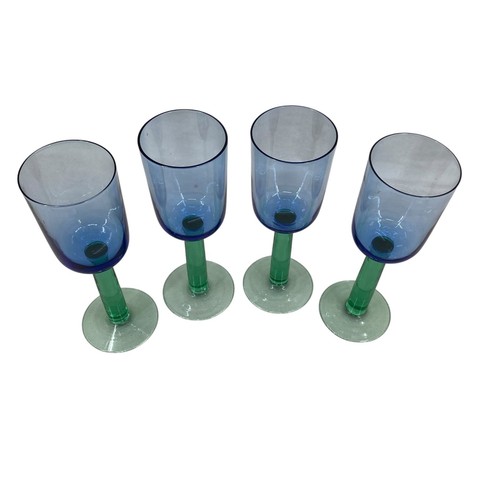 Art Glass Lot of 4 Wine Goblet Glasses 8" Green Stem & Cobalt Blue Bowl - Picture 2 of 8