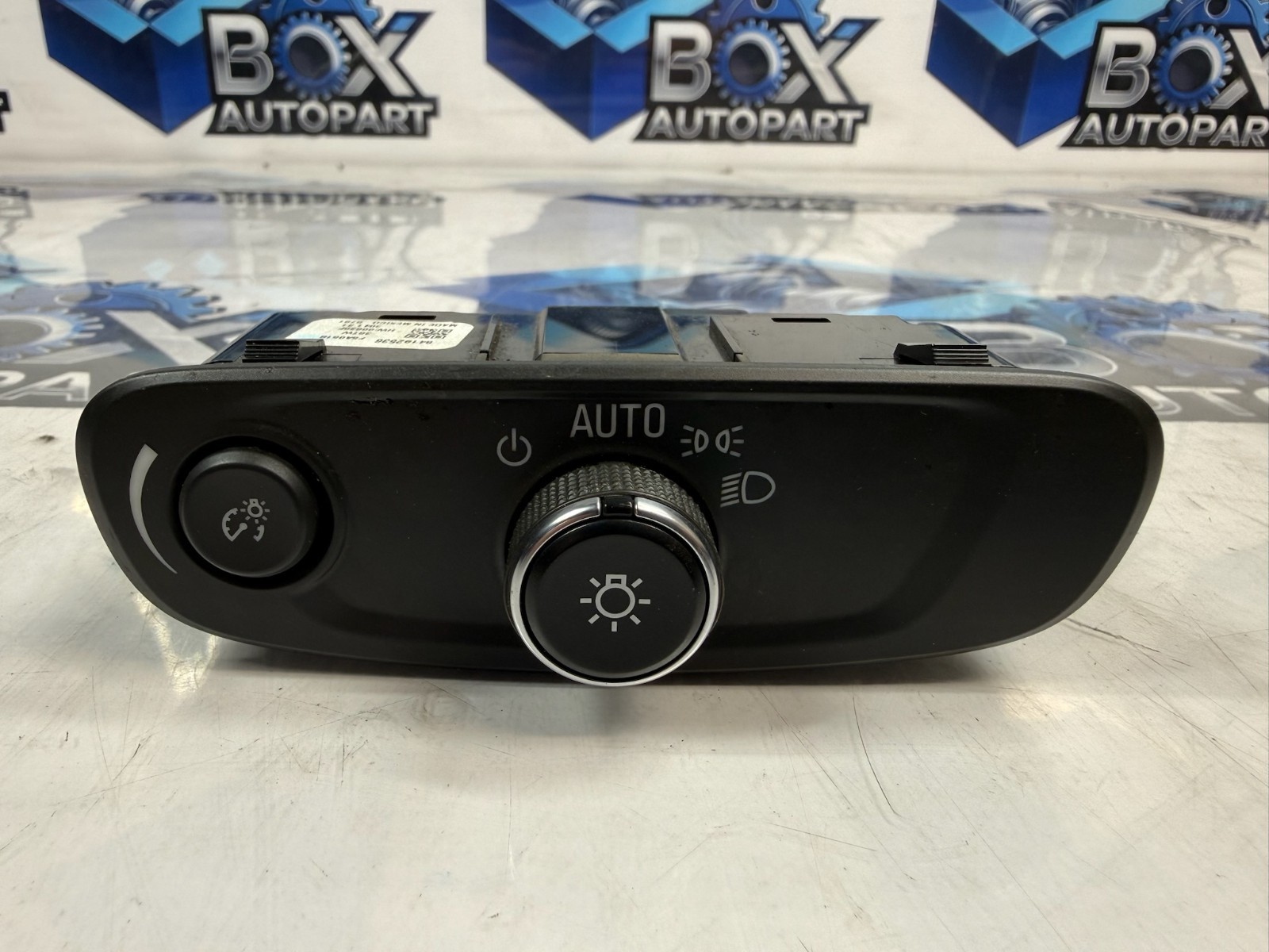 2019-2023 CHEVROLET TRAVERSE Dash Headlight Switch Control OEM
