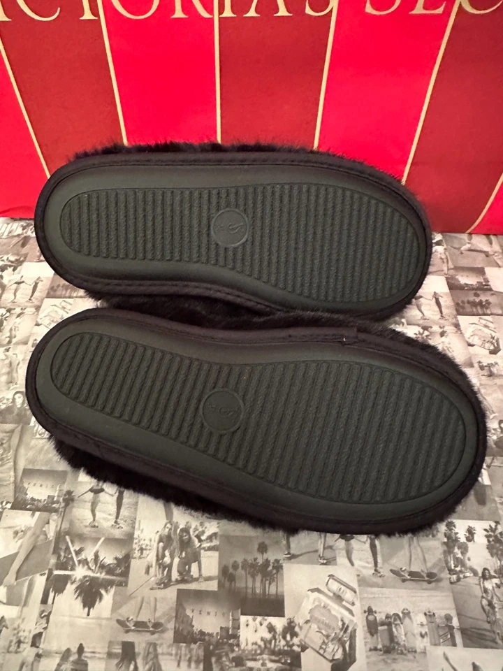 Chinelos de pelúcia de luxo Victoria's Secret de pele sintética dedo do pé fechado médio (7 - 8) novo com etiquetas - Imagem 3 de 4