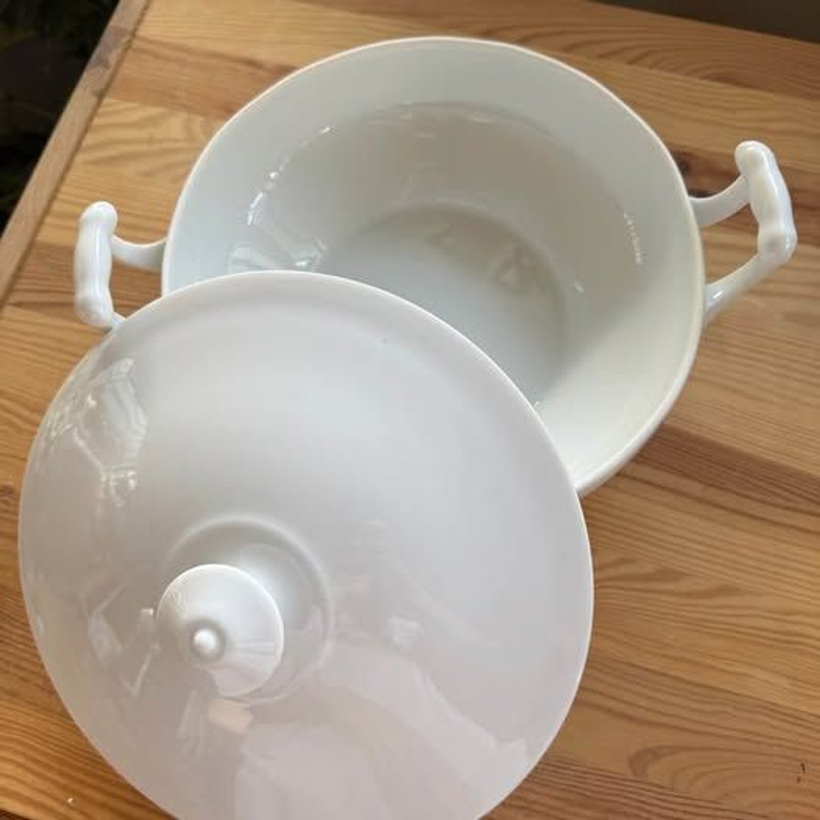 Vintage White Porcelain Tureen with Lid Beautiful Ceramic Serving Dish Soup Bowl