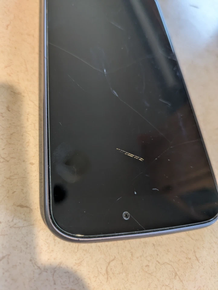 Motorola Moto G4 (XT1625) 16GB - Black (Unlocked) - Cracked Screen - Image 2 of 4