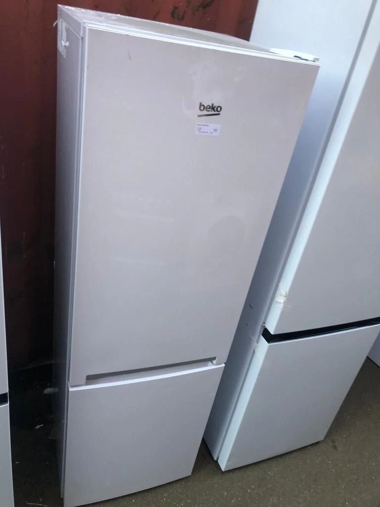 Beko CSG3571W 198L Freestanding Fridge Freezer con5up