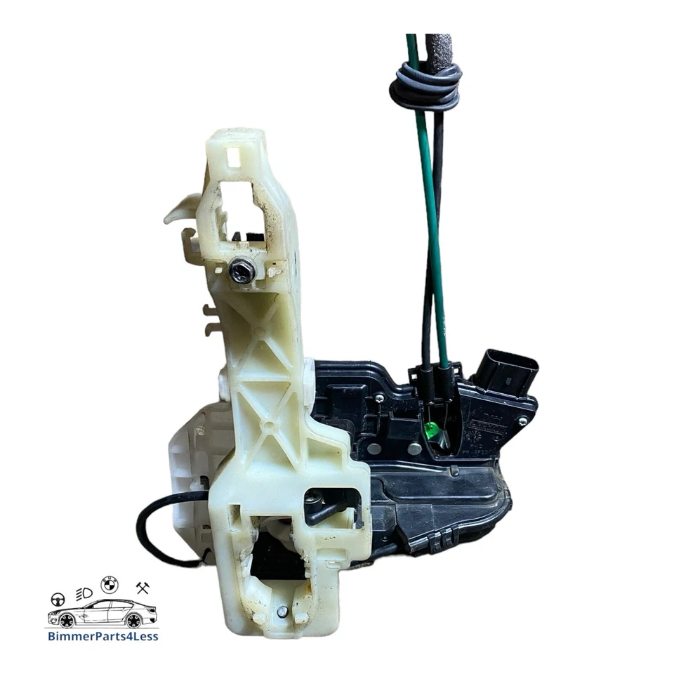 Дверной замок Kia Sorento правосторонний передний универсал 2012 81320-2P030  - Изображение 2 из 3