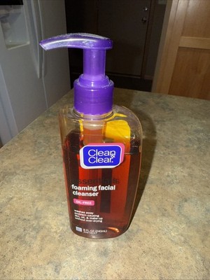 Clean & Clear Essentials Foaming Facial Cleanser OIL FREE Original Formula