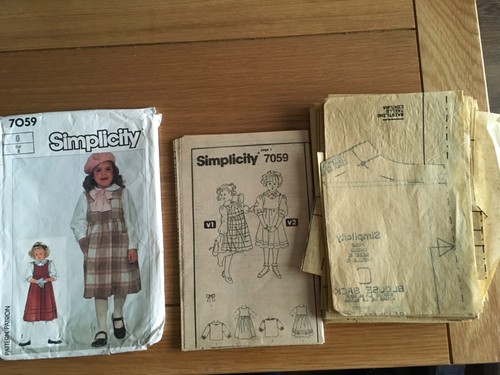 1985 ORIGINAL SIMPLICITY SEWING Pattern 7059 girls dress & top age 6 Free P&P - Picture 3 of 3