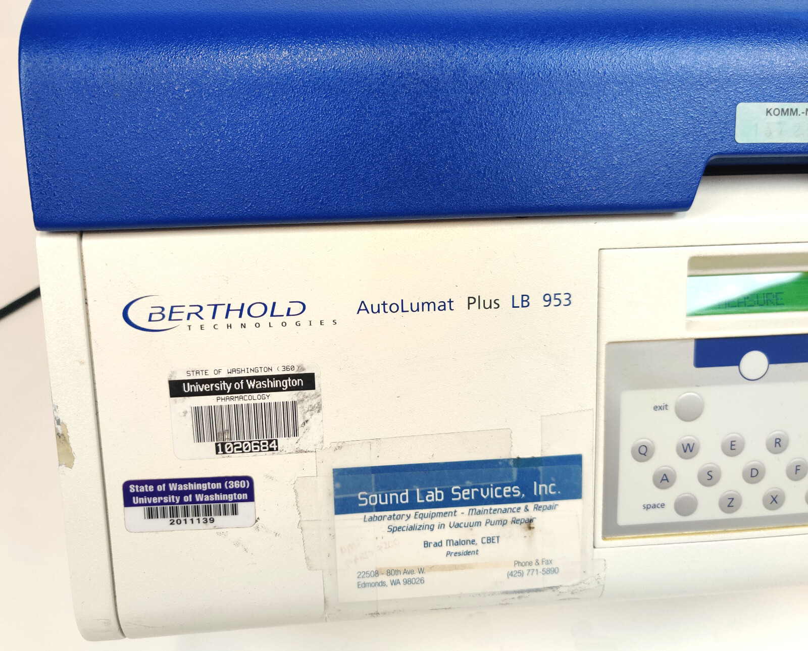 Berthold Autolumat Plus LB 953 Automatic MultiTube Luminometer compare