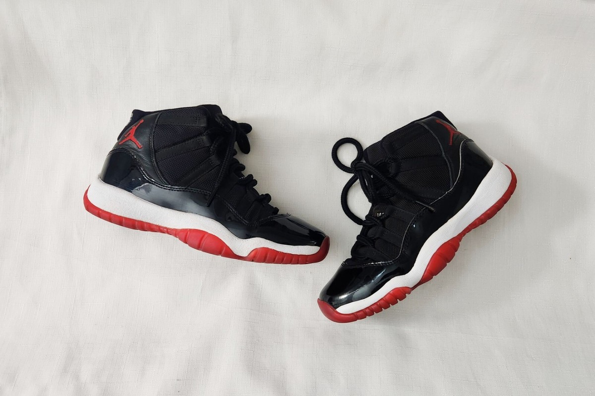 Nike Air Jordan 11 Retro 'Bred' 2019 Black Red Sneakers Nike Air Jordan 11 Retro 'Bred' 2019 Black Red Sneakers