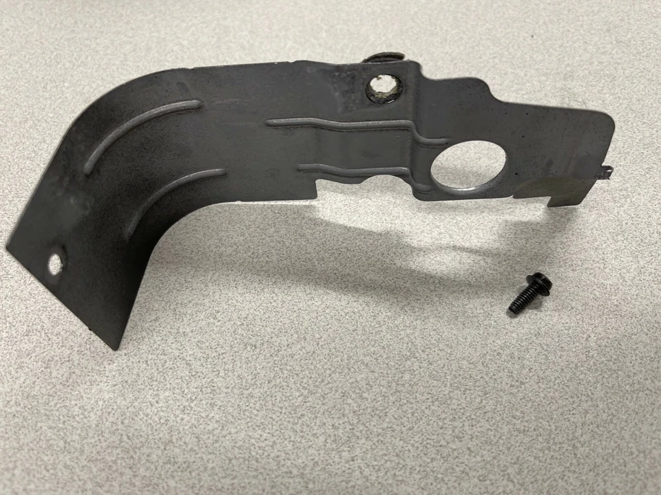 Briggs and Stratton Cylinder Shield Engine model 126M02-0015-F1 Part # 790836 - Image 2 of 3