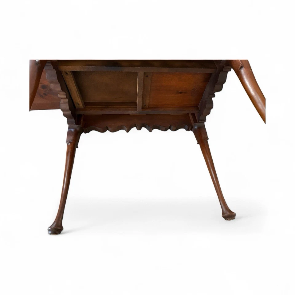 Harris Virginia Galleries, Wild Black Cherry, modelo 5416, mesa de té Queen Anne Foto 3 de 4