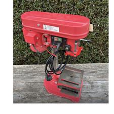 Timbertech Tischbohrmaschine STBM01, 350W, Rot, 230V, Zusatzgriff, 1,5-13mm