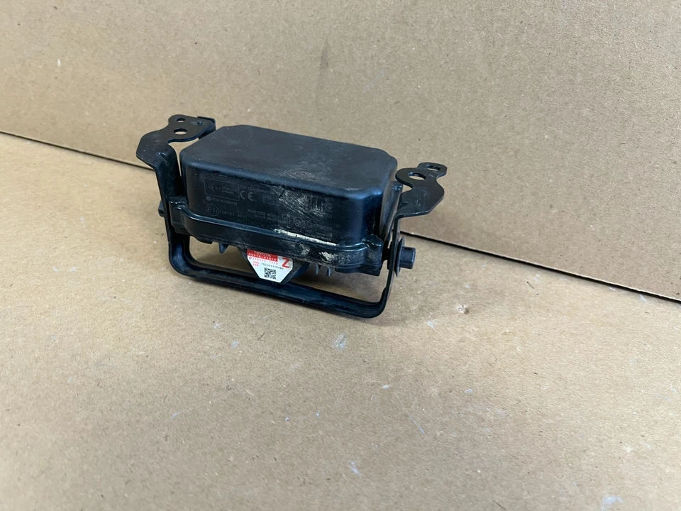 LEXUS/TOYOTA GENUINE OEM FRONT DISTANCE CRUISE CONTROL RADAR SENSOR 88210-07010 - Image 3 of 4