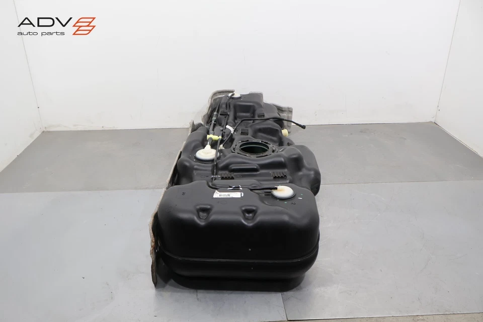 Nissan NV200 2013-2021 2,0 L depósito de tanque de gasolina con escudo OEM Foto 2 de 4