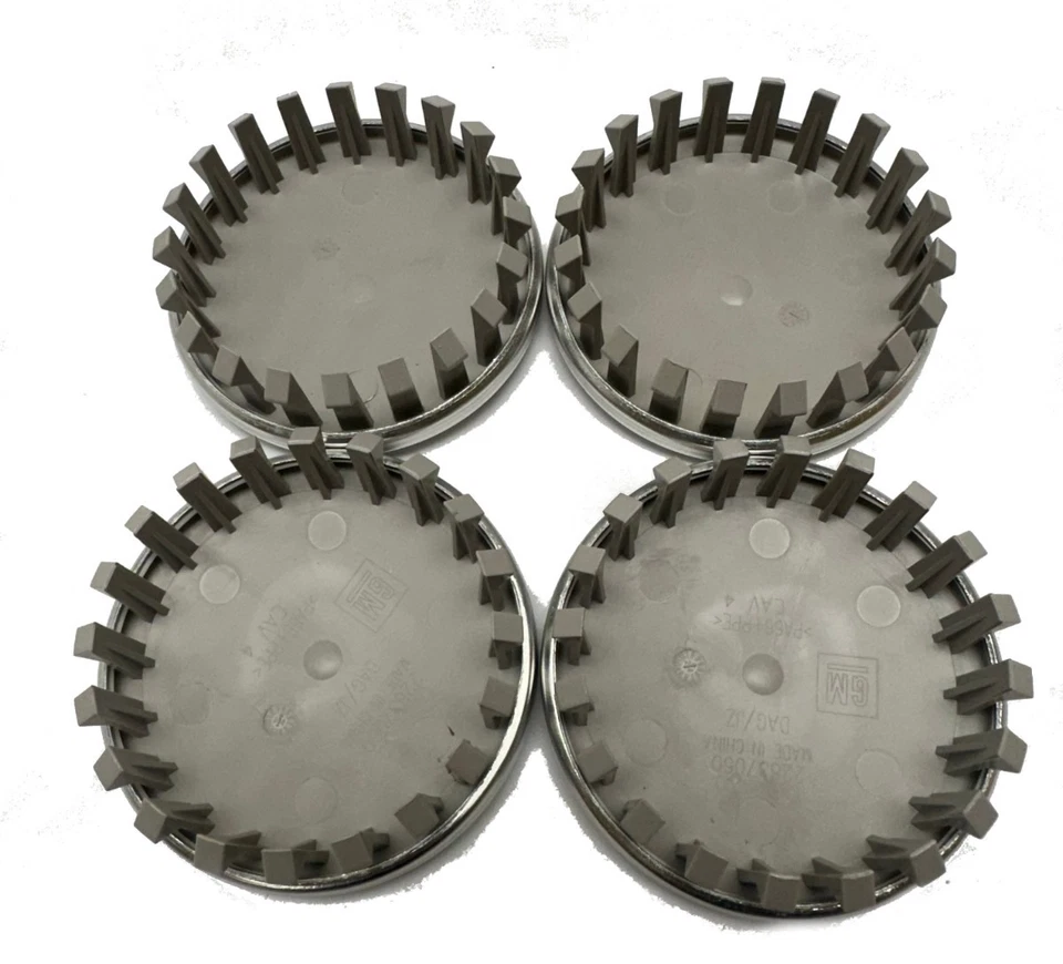 Tapacubos centrales pulidos GMC Sierra Yukon y XL 4 piezas 83 mm 3,25" 22837060 Foto 4 de 4