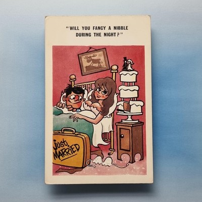 Freche Comic Postkarte Brüste knabbern Just Married Kuchen um 1970 D Constance