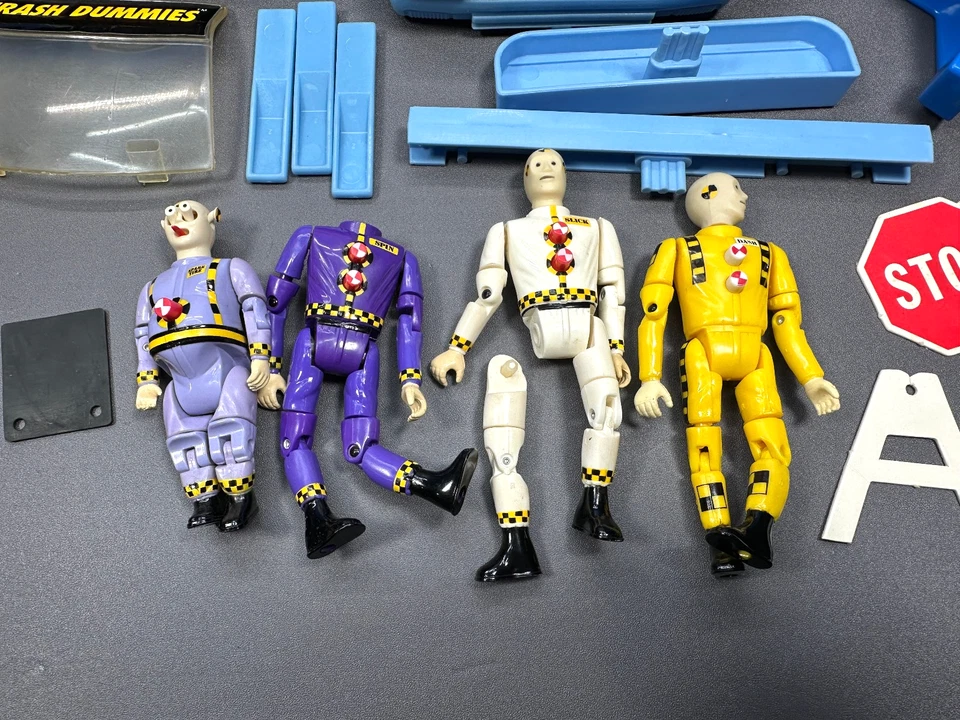 TYCO THE INCREDIBLE CRASH TEST DUMMIES CAR + CRASH TEST CENTER LOT VINTAGE 1991 - Image 4 of 4