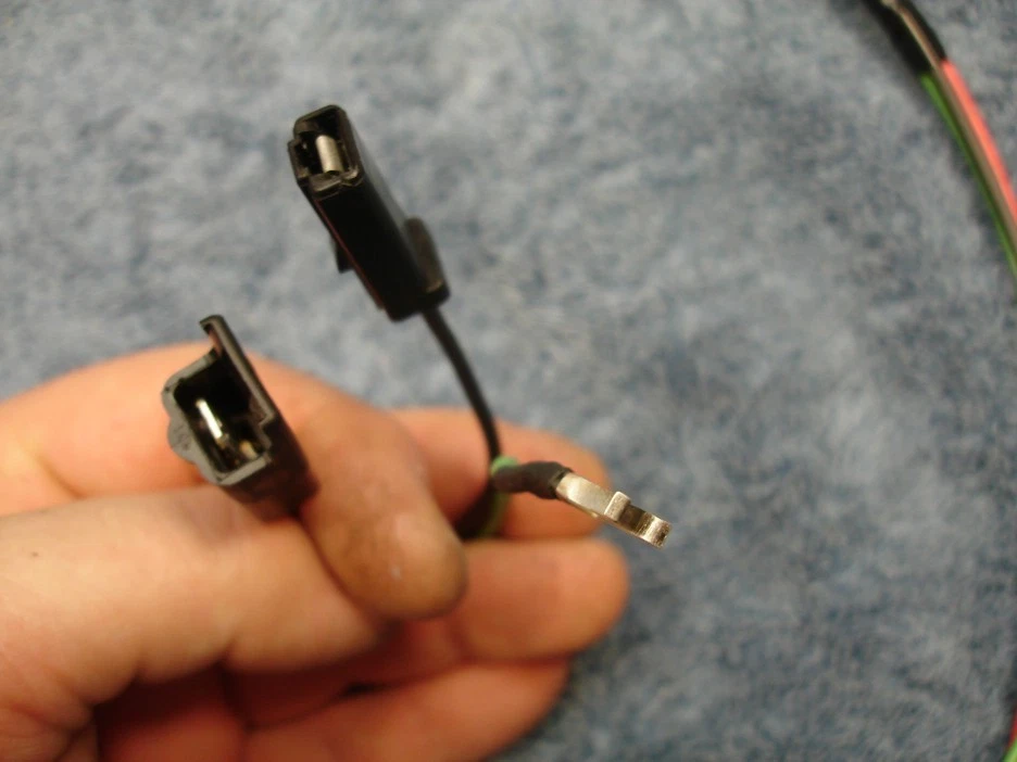 68 CHEVROLET CAMARO FIREBIRD ARM REST DELCO 8 TRACK CONSOLE POWER HARNESS 1968  - Image 4 of 4