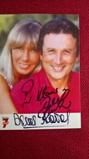 Autogramme von Dany Saval & Michel Drucker, Farbbild-Karte, Postkartengr&ouml;&szlig;e
