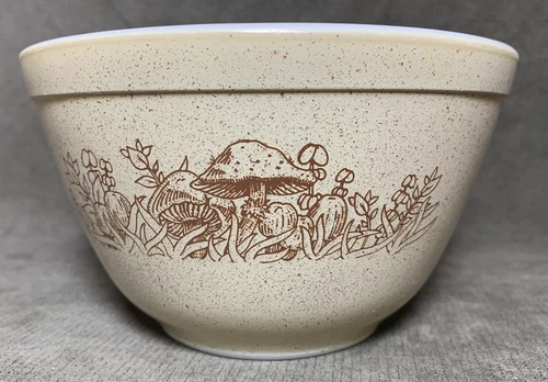 Vintage Pyrex Forest Fancies Mushroom 401 Bowl 1.5 Pint 750 ml Glass Mixing Tan