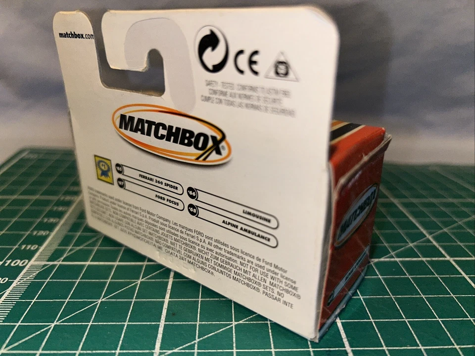 Matchbox, Mattel Wheels, 2001, #68 Alpine Ambulance, Nuevo en caja Foto 3 de 4
