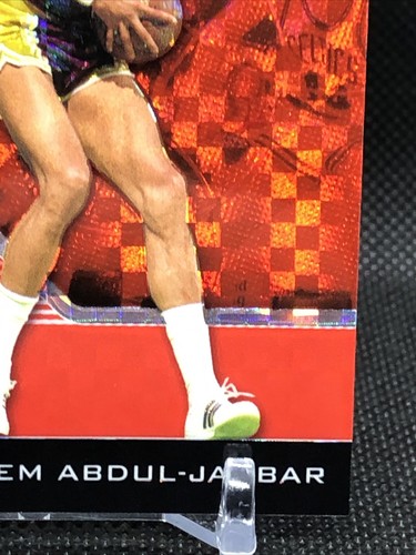 2004-05 Topps Finest Red X-Fractor #140 Kareem Abdul-Jabbar #69/99 come nuovo ๐ - Foto 4 di 12