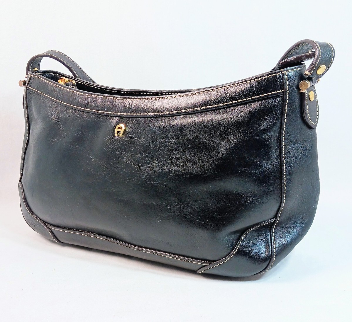 Aigner Vintage Black Gloss Leather Shoulder Bag with White