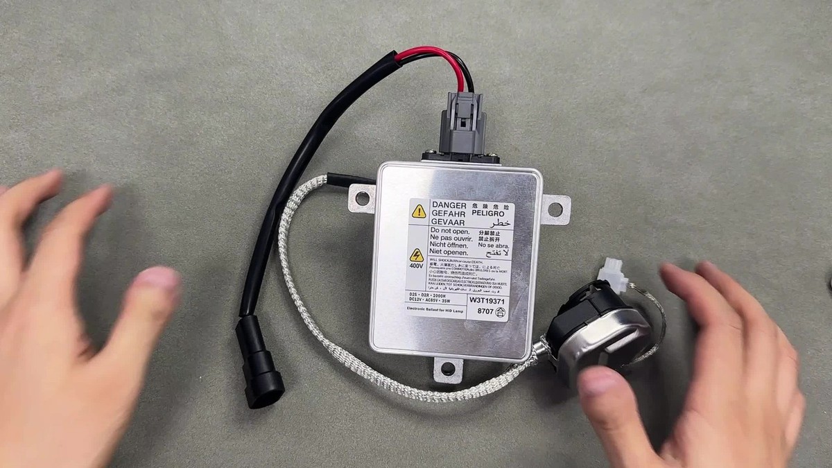 アズライトクラスター Xenon HID Headlight Ballast For 2003-2011 Mitsubishi Grandis 2002