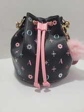 FAO Schwarz Prince St Bucket Bag Mini Purse Black w/ Pink Drawstring  Pom Keych