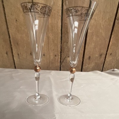 Unmarked Set of 2 Clear Stemmed Champagne Flutes, Etched Gold Rim Accents