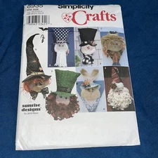 Simplicity #8935 Seasonal Door Decor Sewing Pattern - Uncut 