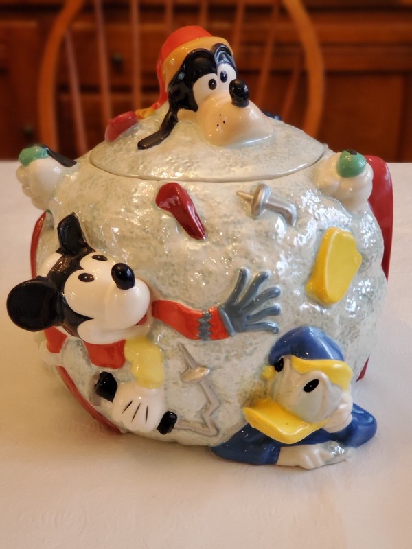 DISNEY FAB 5 SKIING COOKIE JAR  MICKEY GOOFY DONALD NIB