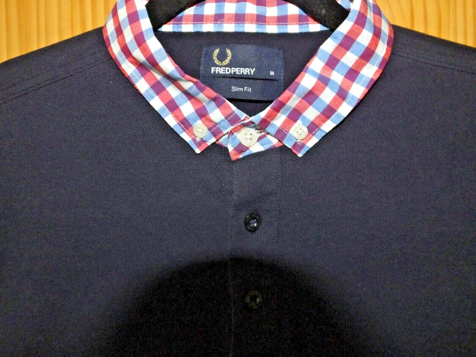 Fred Perry Slim Fit Buttoned Down Collar Mens T-Shirt size M - Image 2 of 4